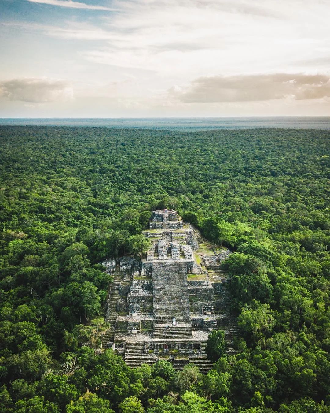 Calakmul — la ciudad serpiente en lo profundo de la selva
