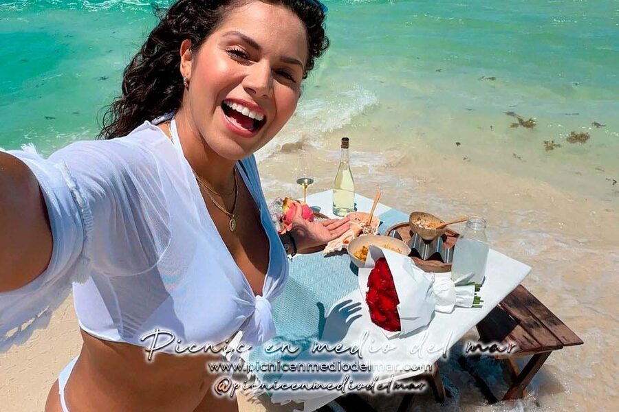 Picnic en medio del mar, mesa privada, recomendado para parejas, tour en lancha compartida saliendo desde Sisal Yucatán